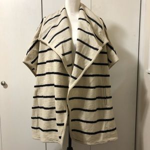 NWT Ann Taylor Poncho / capes with pockets ❤️